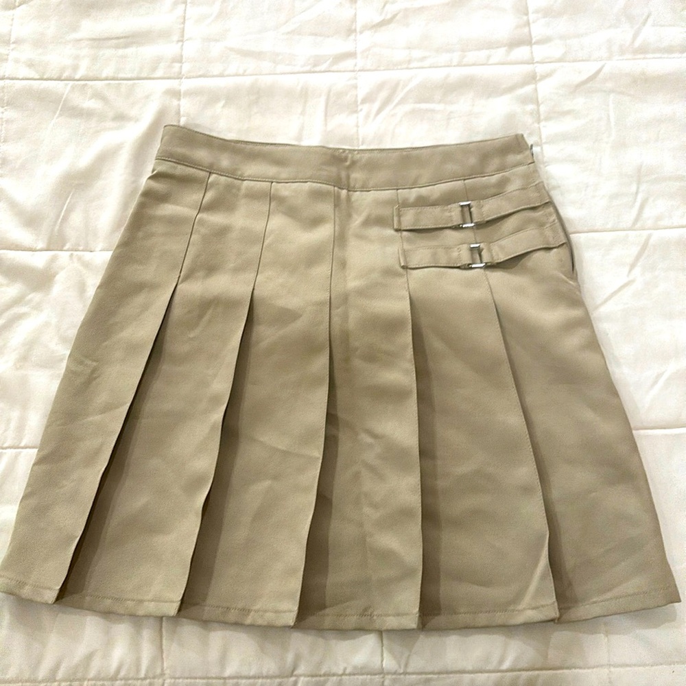 French Toast | Girl’s Khaki Adjustable Skirt | Size 14 (but fits women small)